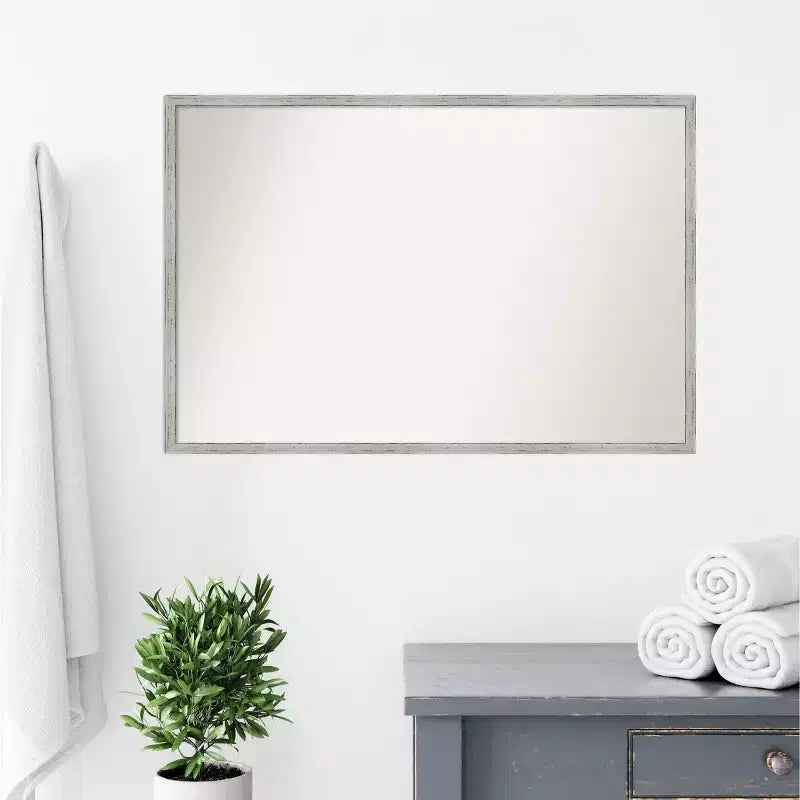 Miroir mural de salle de bain étroit en bois blanc