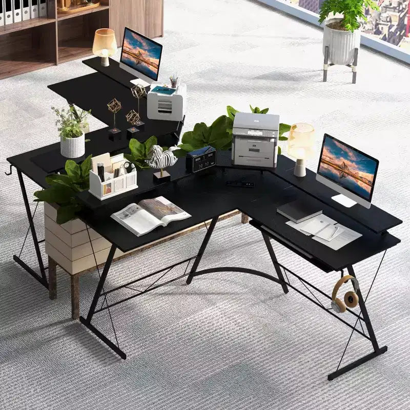 Bureau d'ordinateur en L