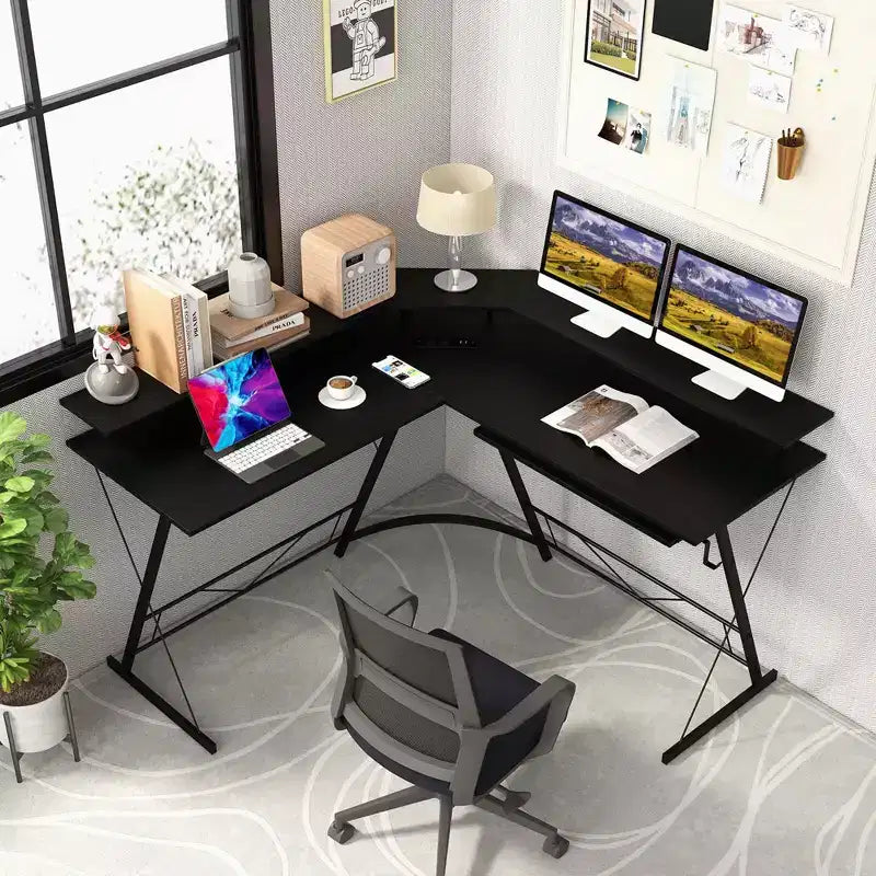 Bureau d'ordinateur en L