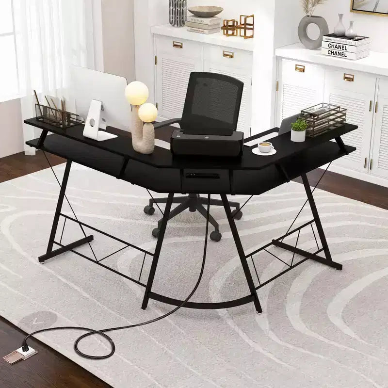 Bureau d'ordinateur en L